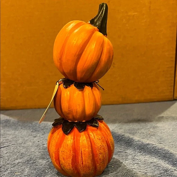 Stacked Pumpkin Halloween Decor - Picture 4 of 8